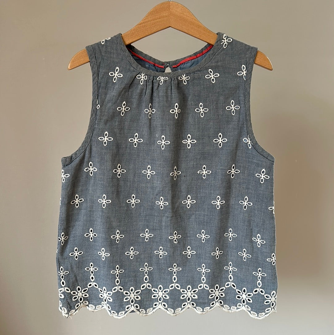 Top mit Lochstickerei - Gr.140