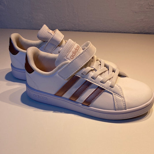Adidas Sneaker, Gr. 32 NEU