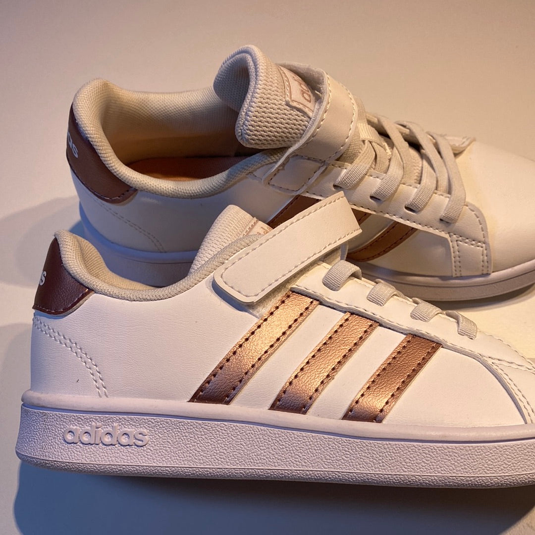 Adidas Sneaker, Gr. 32 NEU